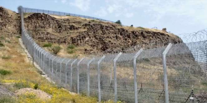 Takut Dirudal, Israel Bangun 'Jaring' Penangkal di Perbatasan
