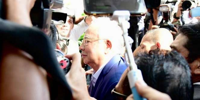 Najib Razak Dimintai Jelaskan Duit Rp149 Miliar di Rekeningnya