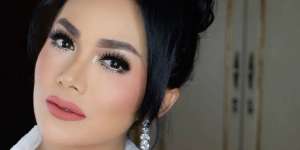 Koleksi Sandal Santai Krisdayanti, Harganya Bikin Jantungan