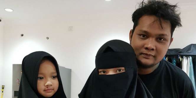 Istri Bercadar, Virgoun: Perempuan Ahli Surga 