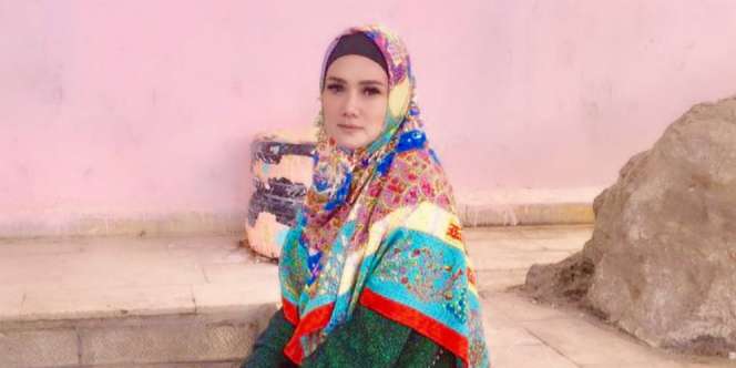 Gaya Hijab Ramadan Mulan Jameela Dikritik, Apa yang Salah?