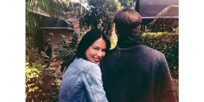 Unggah Foto Bareng Pria, Sophia Latjuba Sudah Move On?