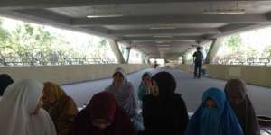 Napas Religi di Kolong Jembatan Hong Kong