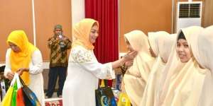 Kenakan Hijab, Bella Saphira Tampil Cantik dan Memesona