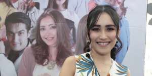 Unggah Foto Bareng Sahabat, Kaki Ayu Ting Ting Jadi Sorotan