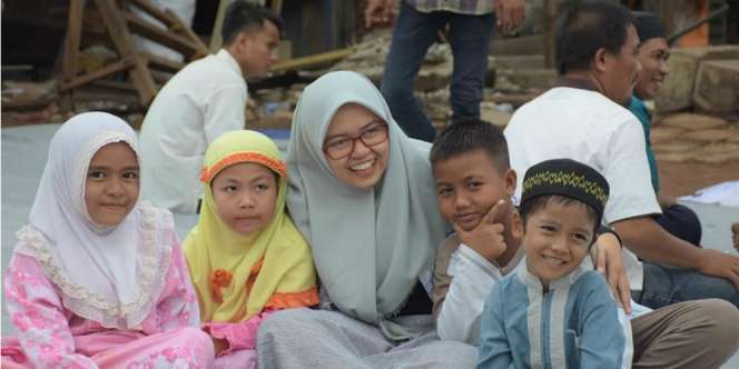 Tebar Kebahagiaan di Pesisir Ibukota