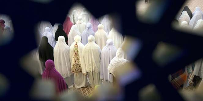 Sama-sama Qiyamul Lail, Apa Beda Tarawih dan Tahajud?
