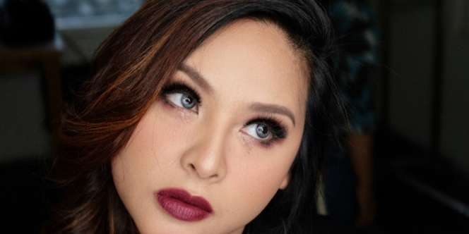 Lihat Ekspresi Gemas Putri Audy-Iko Uwais Berselawat