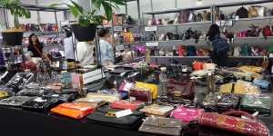 Beli Barang Branded dengan Harga Miring di Hunt Lab