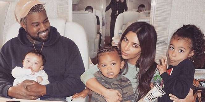 Liburan di Desa, Gaya Polos Kim Kardashian Jadi Sorotan