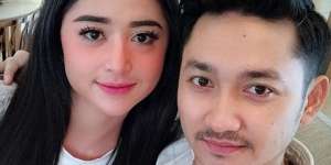 5 Seleb Ini Tak Segan Umbar Masalah Keluarga di Medsos