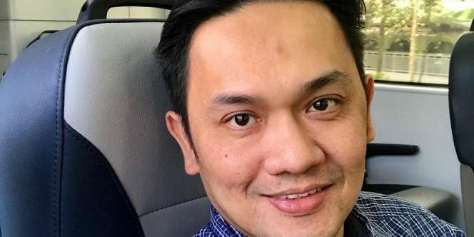 Foto Bareng Tina Toon, Wajah Farhat Abbas Bikin Gagal Fokus