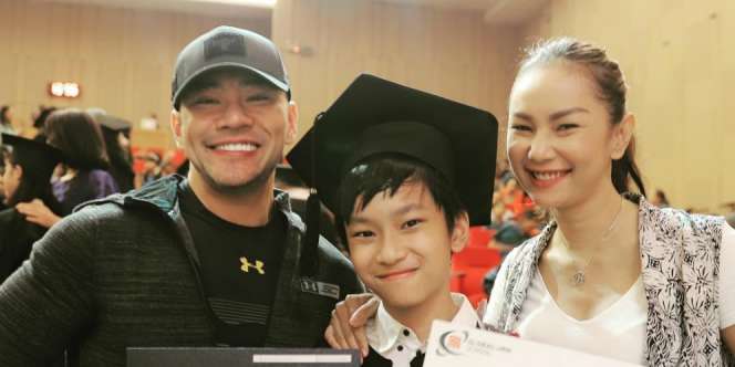 Foto Deddy Corbuzier Bareng Anak dan Mantan Istri Tuai Pujian