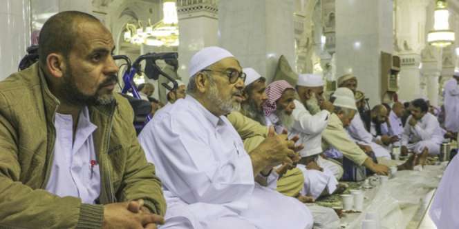 Masjidil Haram Sediakan 250 Ribu Porsi Makan Sahur