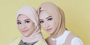 Inspirasi Busana Hamil Artis untuk Lebaran, Loose & Simpel