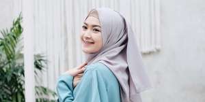 5 Kreasi Hijab Menutup Dada yang Praktis