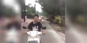 VIDEO: Mau Atraksi Motor, Remaja Ini Malah Nyungsep