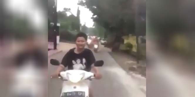 VIDEO: Mau Atraksi Motor, Remaja Ini Malah Nyungsep