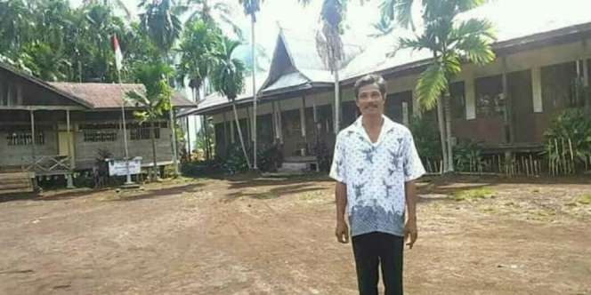 Pengabdian Pak Bambang, Guru Tunggal di SD 006 Sungai Danai