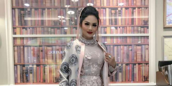 Krisdayanti Tidak Lebaran Bareng Aurel dan Azriel, Kenapa?