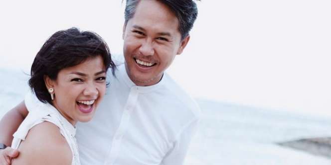 Nirina Zubir Pilih Jaga Toko Kue Saat Lebaran, Anak Protes?