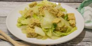 Menu Sahur Simple Cah Sawi Putih, Tak Sampai 30 Menit!