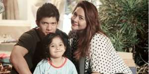 Lihat Respons Manis Putri Iko Uwais Menyambut Ayahnya Pulang