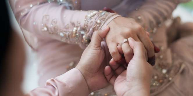 Cara Ngeles Elegan Saat Ditanya `Kapan Nikah` Pas Lebaran