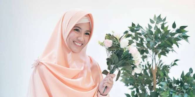 Tak Melulu Putih, Coba Busana Pastel untuk Silaturahmi Lebaran