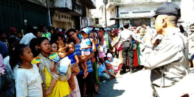 Warga Diimbau Tak Bagi-bagi Zakat Secara Massal
