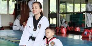 Aksi Anak Tya Ariestya Latihan Taekwondo, Lucu!