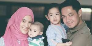 Tengok Dua Jagoan Alysa Soebandono, Dude Kalah Ganteng!
