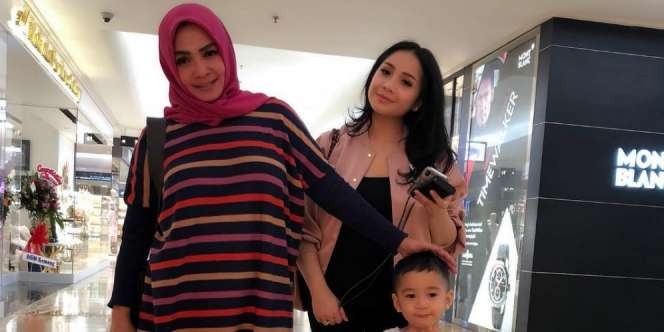 Fantastis, Baju Lebaran Mewah Nagita Slavina dan Mama Rieta