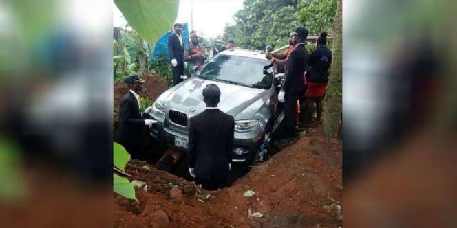 Mobil BMW Rp1 Miliar Dijadikan Peti Mati Sang Ayah