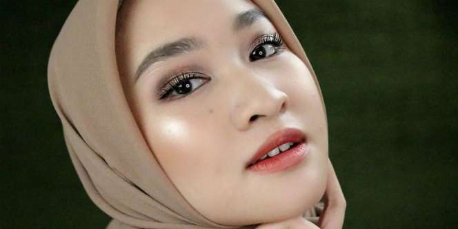 10 Tahap Makeup Mata untuk Wanita Asia