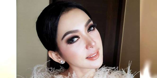 Syahrini Pamer Pipi Tembam Setelah Tidur 12 Jam