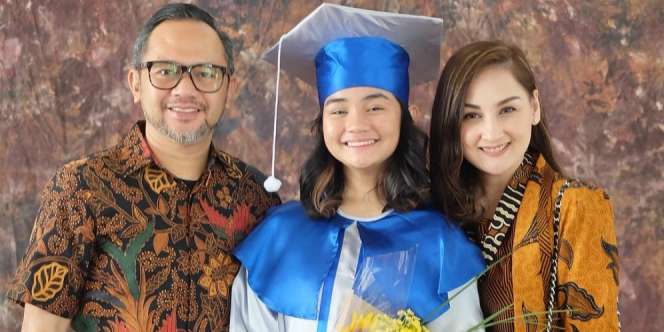 Reaksi Mona Ratuliu Saat Putrinya Disebut Berwajah Jelek