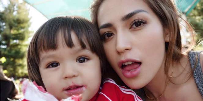 Viral Foto Jessica Iskandar dan Richard Kyle, Apa yang Aneh?