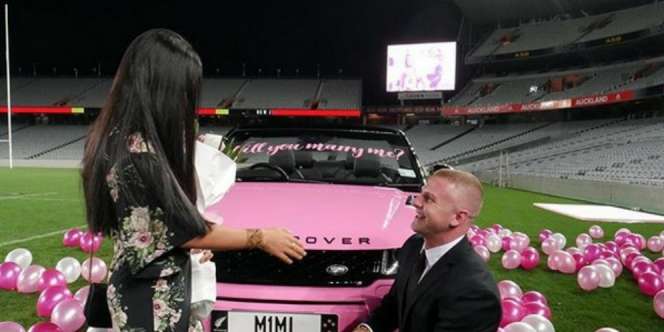 Angkut Range Rover ke Stadion Lamar Kekasih, Diterima?