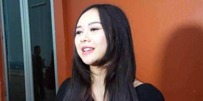 Heboh Video Mirip Dirinya, Aura Kasih Alami Kejadian Ini 