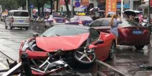 Pertama Kali Naik Ferrari, Keluar Showroom Langsung Hancur
