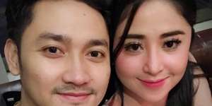Suami Halangi Dewi Perssik Salaman dengan Fans, Kenapa?