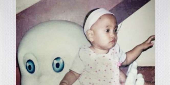 Balita Berbandana Putih Bikin Gemas, Coba Tebak Siapa?