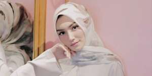 Tips Stylish Anti Gerah Buat Hijaber yang Kerja `Mobile`