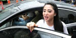 Goyangan Diprotes, Ini Reaksi Dewi Perssik
