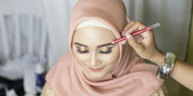 Membuat Alis Terlalu Tebal, Apa yang Harus Dilakukan?