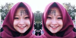Gaya Hijab Anak Punk yang Hijrah dengan Wajah Bertato