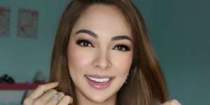 Berhijab, Dokter Reisa Asmoro Bikin Pangling!