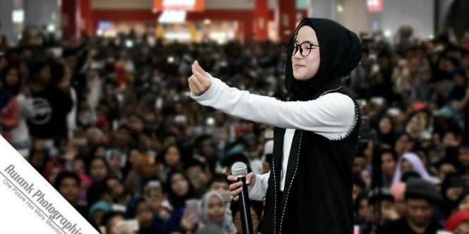 Nissa Sabyan Dapatkan Penghargaan Penyanyi Muda Inspiratif KPI