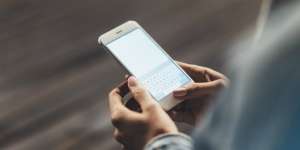 Benarkah Smartphone Kurangi Kemampuan Berpikir?